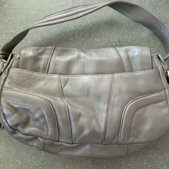 Pour la Victoire leather shoulder bag twist lock - Picture 5 of 15